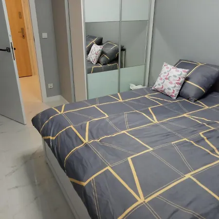 Penthouse Views Odra And Center 아파트 *